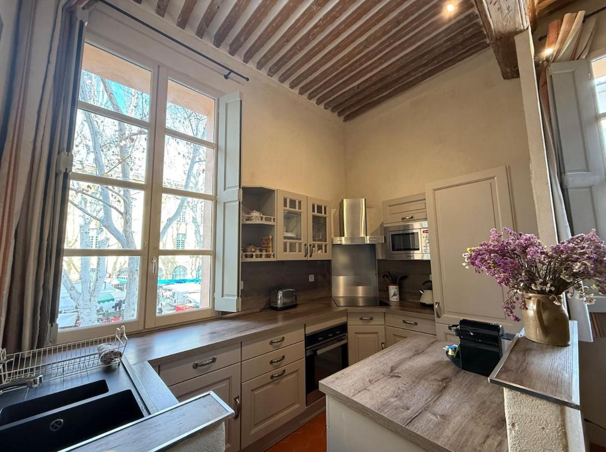 Bel Aixois Dans Le Centre Historique Appartement