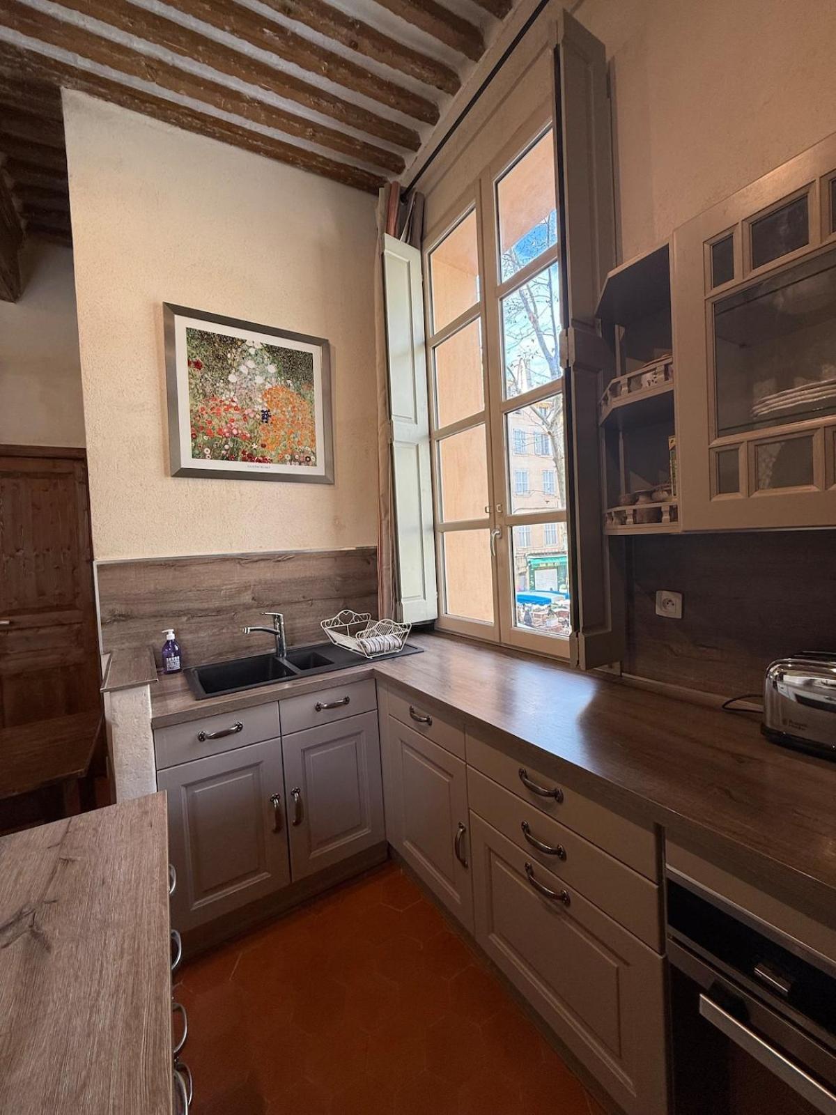Bel Aixois Dans Le Centre Historique Appartement *